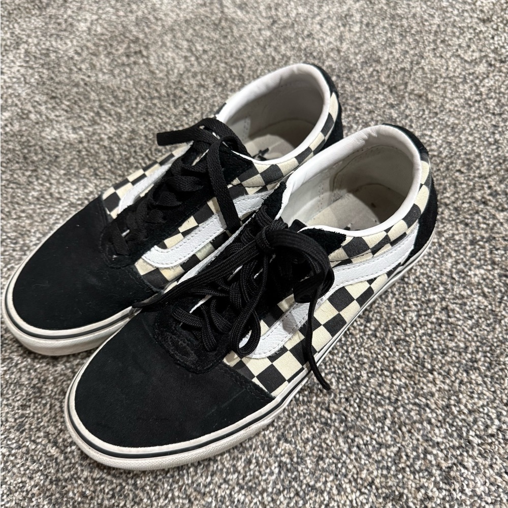 Vans women Checkered Black and White Sneakers